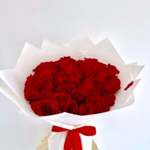 Valentines flowers 50 roses gold coast australia red roses